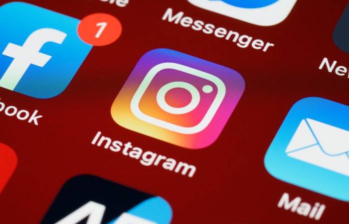 How to delete comments on the Instagram app